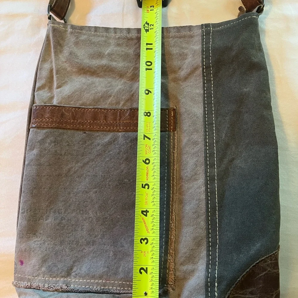 Stylish Brown and Gray Crossbody Bag - Picture 3 of 11